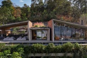Izar Houses in Mexico celebrate the natural landscape, light, and rainfall 墨西哥的伊扎尔房屋庆祝自然景观,光和降雨