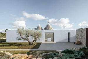 Casa Aco by Giuseppe Gurrieri Architetto merges a contemporary volume with Italian rural vernacular Casa Aco by Giuseppe Gurrieri Architetto merges a contemporary volume with Italian rural vernacular