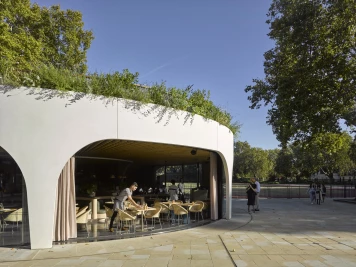 Restaurant and Roof Garden in Duke of York Square