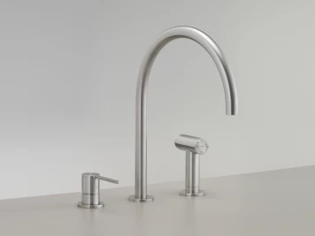 Inv83-带有旋转喷嘴和带式淋浴的三洞混合器与自动底盘分流器